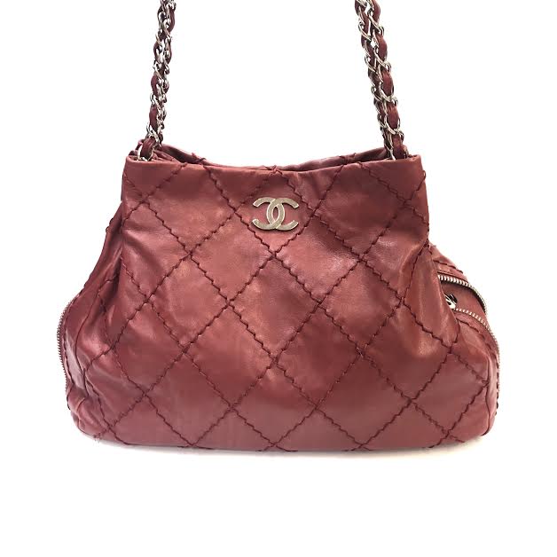 CHANEL HOBO HANDBAG IN BLACK QUILTED LEATHER LOGO CC QUILTED BAG PURSE  ref.517750 - Joli Closet