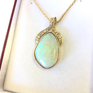 Opal & Diamond Pendant 18k Gold FINE JEWELRY