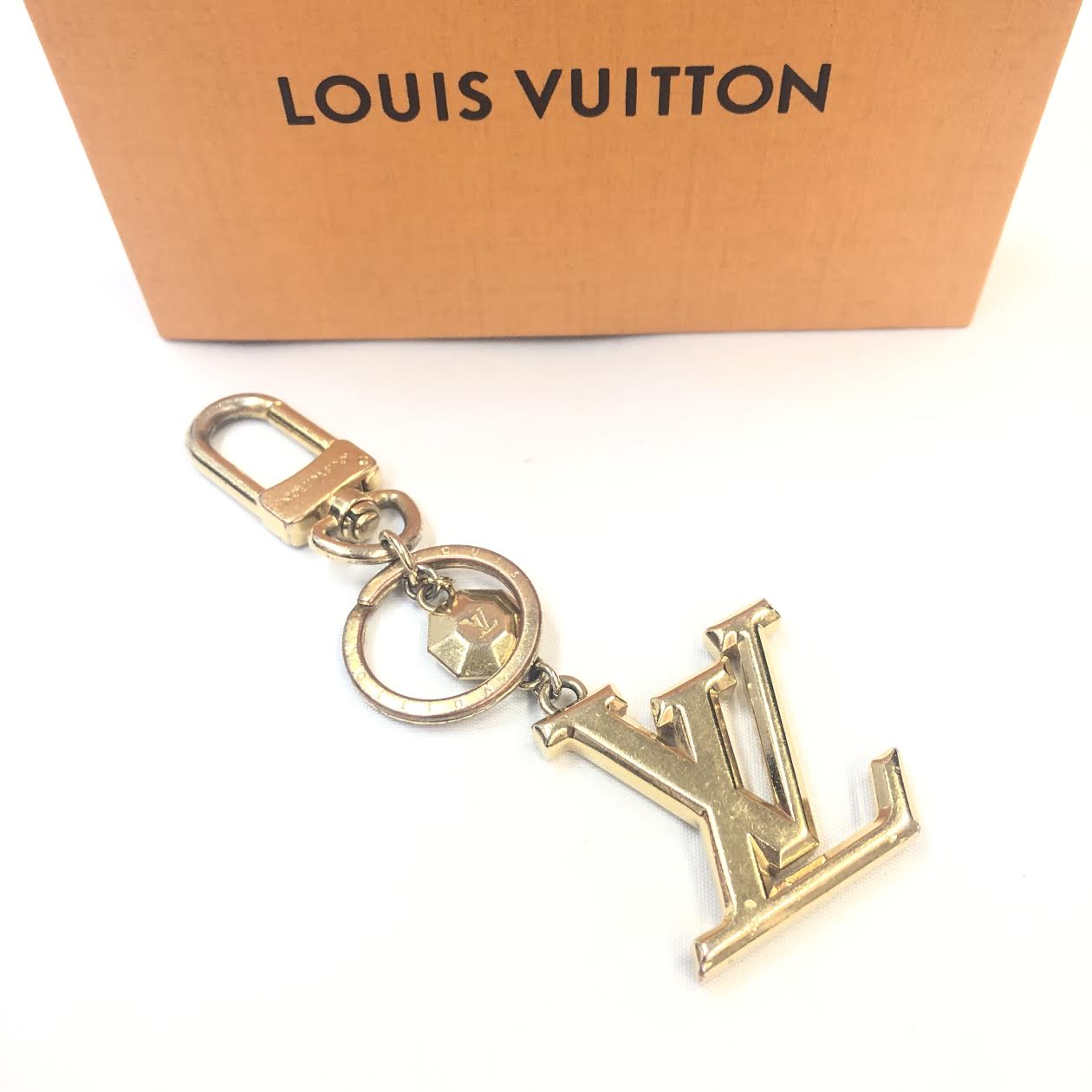 Louis-Vuitton-Ano-Cles-Key-Chain-Key-Charm-Gold-M62694 – dct-ep_vintage  luxury Store